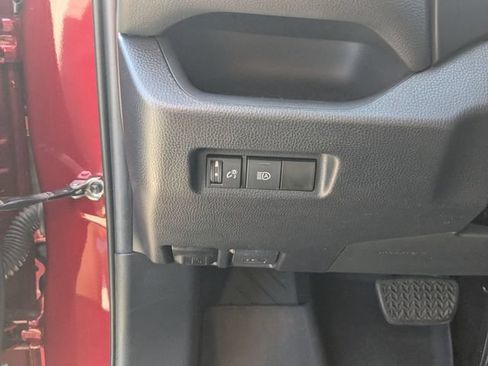 Used 2021 Toyota RAV4 LE FWD image 12