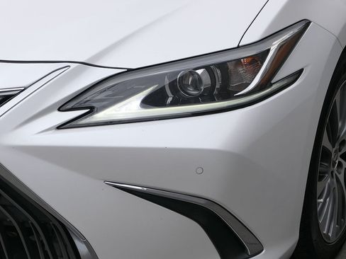 Used 2020 Lexus ES 350 w/ Premium Package FWD image 9