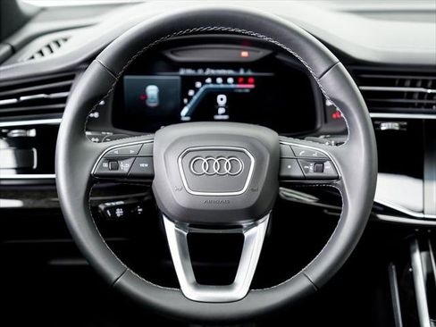 Certified 2025 Audi Q8 Premium Plus w/ Premium Plus Package AWD/4WD image 11