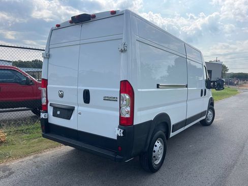 Used 2023 RAM ProMaster 2500 FWD image 3
