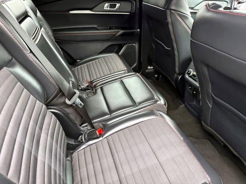 Used 2025 Ford Explorer ST-Line w/ ST-Line Street Pack image 11