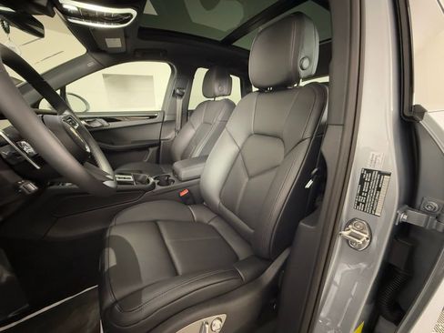 New 2026 Porsche Macan image 5
