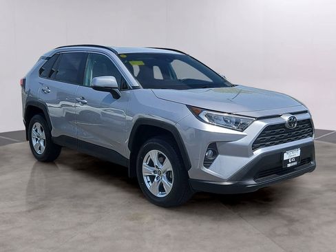 Used 2021 Toyota RAV4 XLE w/ Convenience Package AWD/4WD image 3