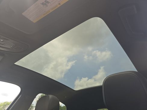 New 2025 Porsche Cayenne E-Hybrid image 13