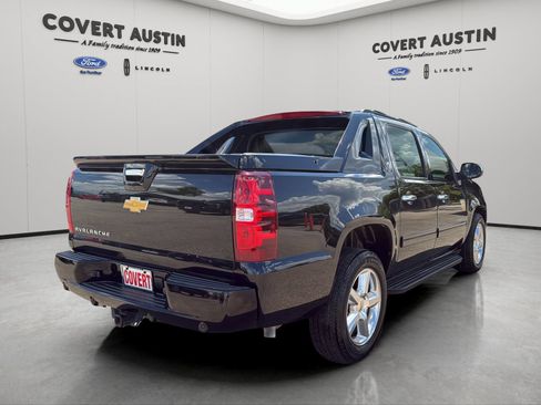 Used 2013 Chevrolet Avalanche LT w/ All-Star Edition RWD image 5