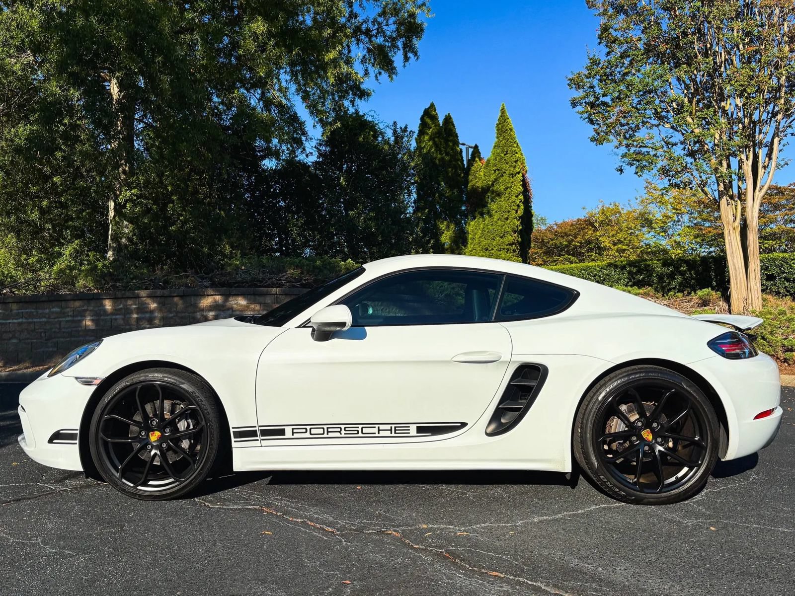 Used 2018 Porsche 718 Cayman RWD image 5