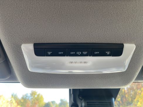 New 2025 Nissan Versa SR image 20