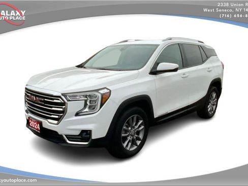 Used 2024 GMC Terrain SLT image 1