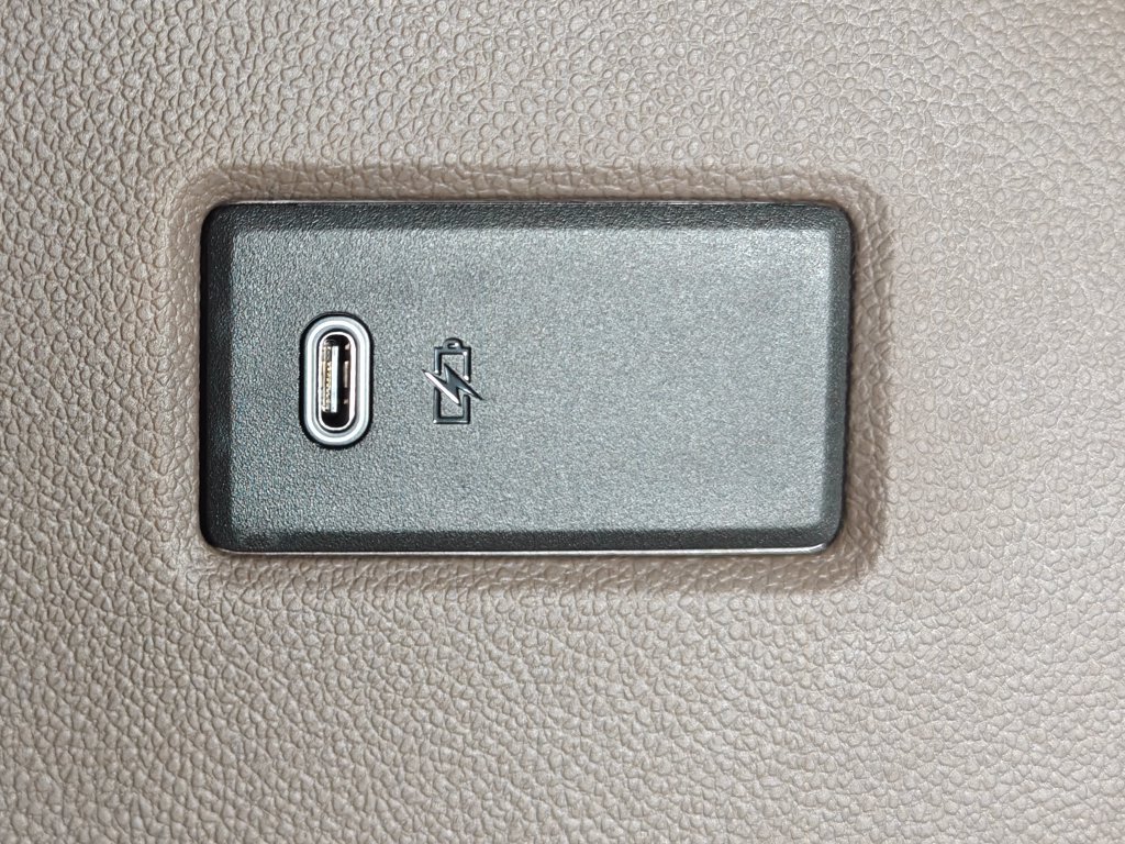 Used 2026 GMC Yukon Denali w/ Advanced Technology Package AWD/4WD image 41