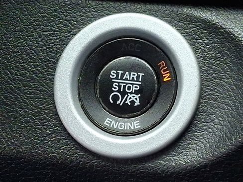 Used 2016 RAM 1500 Laramie w/ Convenience Group image 23