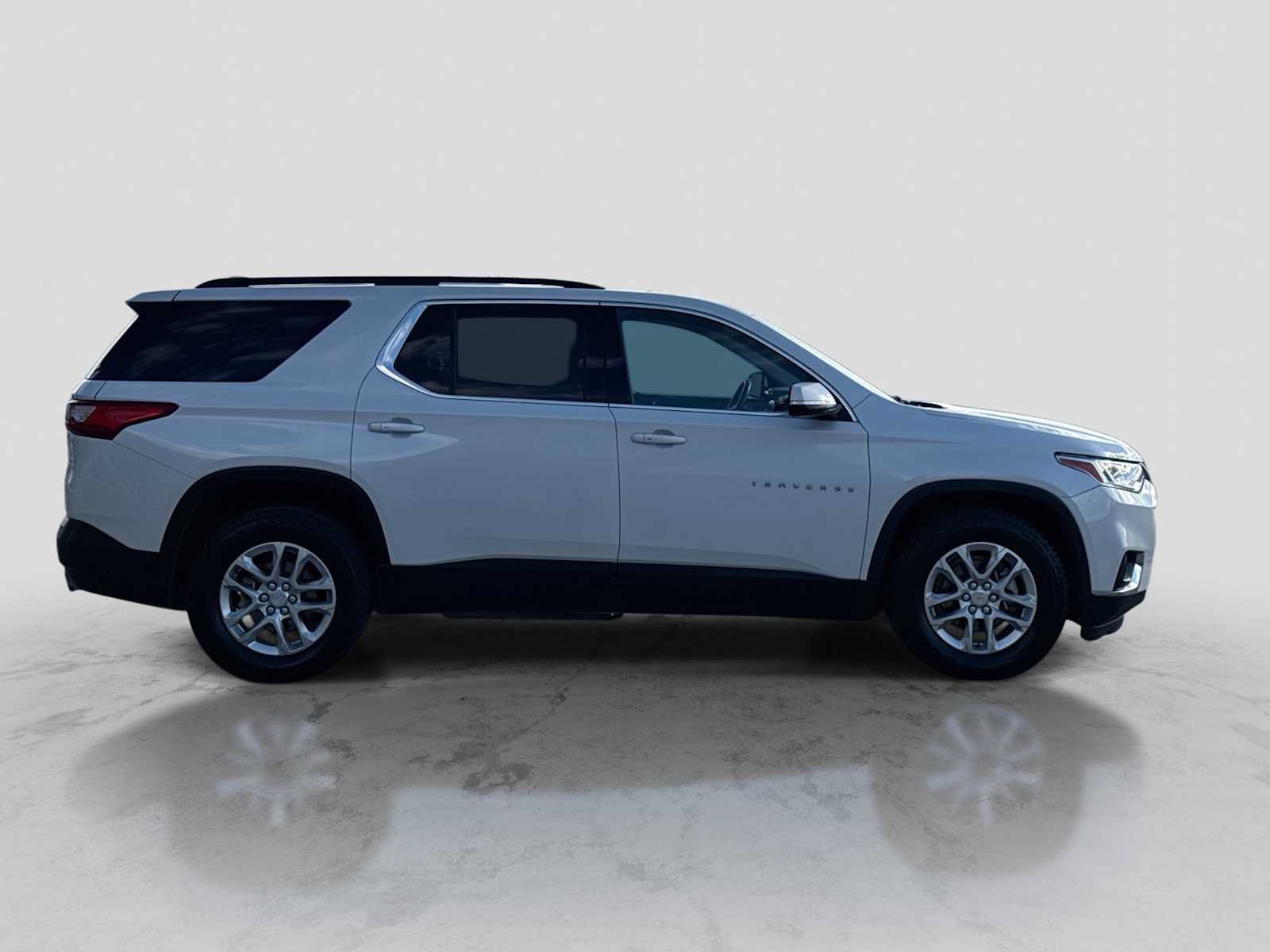 Used 2019 Chevrolet Traverse LT w/ LPO, Floor Liner Package AWD/4WD image 7