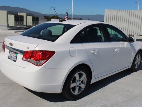 Used 2016 Chevrolet Cruze LT FWD image 3
