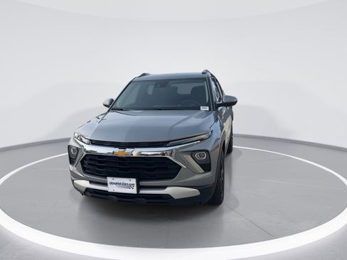 Used 2024 Chevrolet TrailBlazer LT image 3