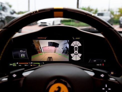 Used 2024 Ferrari SF90 Spider image 31