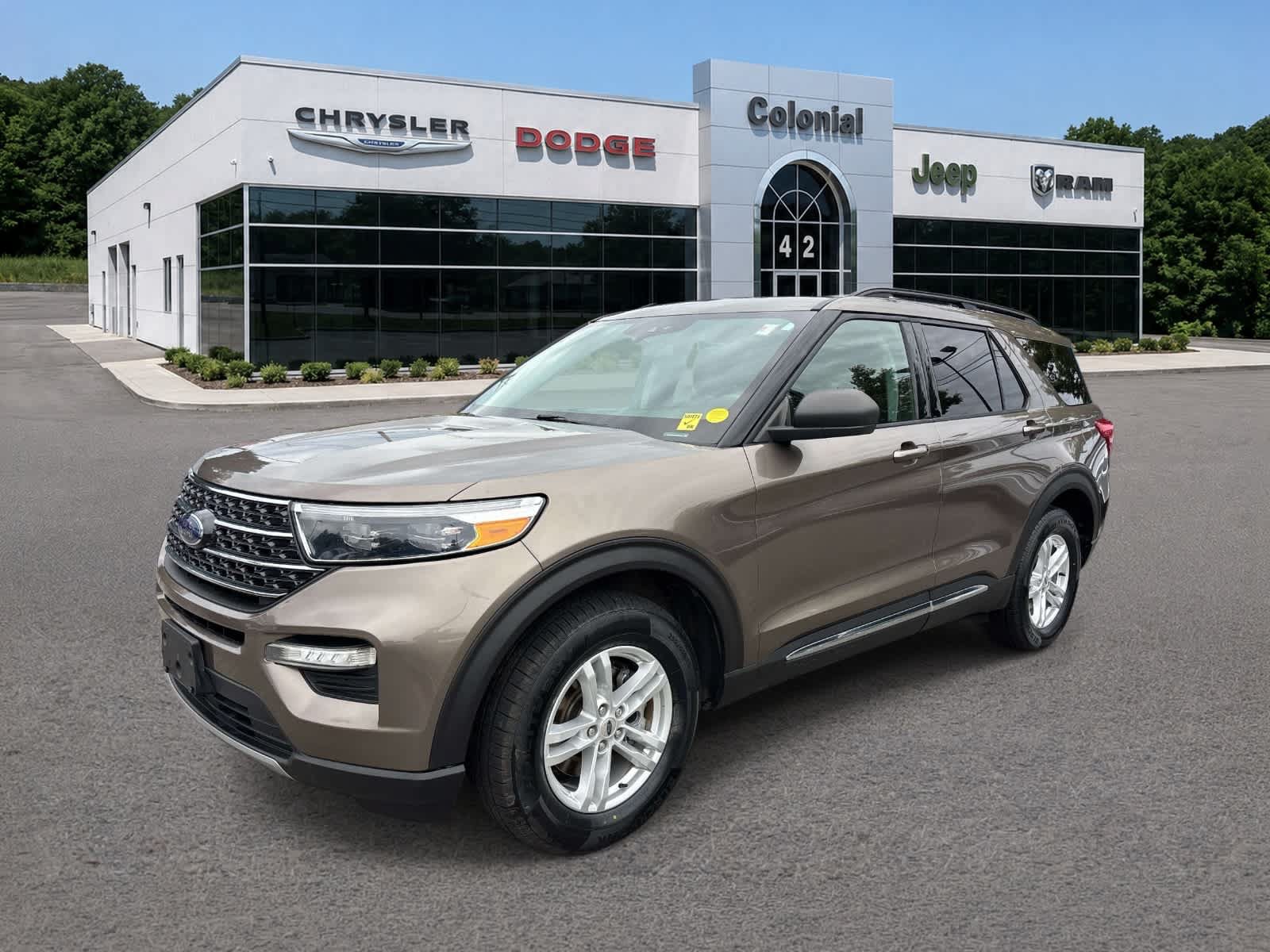 Used 2021 Ford Explorer XLT w/ Equipment Group 202A AWD/4WD image 1