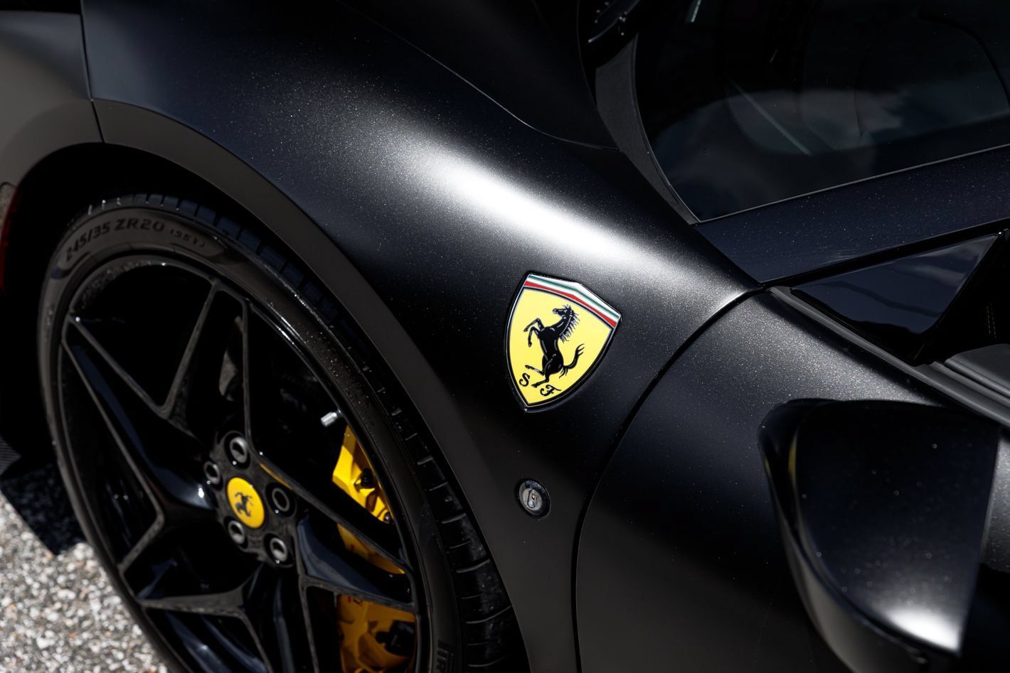 Used 2022 Ferrari F8 Tributo RWD image 34