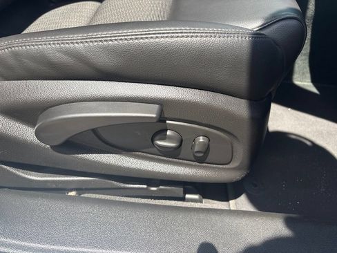 Used 2016 Chevrolet Impala LT w/ Convenience Package FWD image 29
