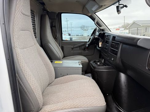 Used 2019 Chevrolet Express 2500 w/ Driver Convenience Package image 17