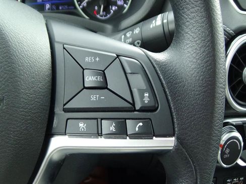 Used 2025 Nissan Sentra SV FWD image 22