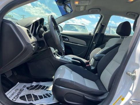Used 2015 Chevrolet Cruze LS FWD image 11