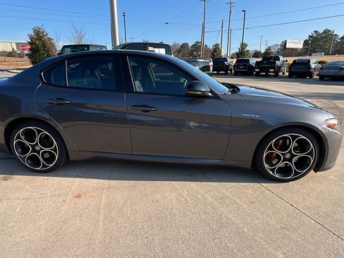 Used 2022 Alfa Romeo Giulia Veloce image 7