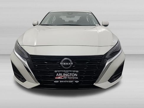 Used 2025 Nissan Altima 2.5 SL FWD image 9