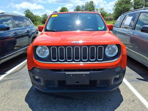 Used 2017 Jeep Renegade Latitude w/ Cold Weather Group AWD/4WD image 5