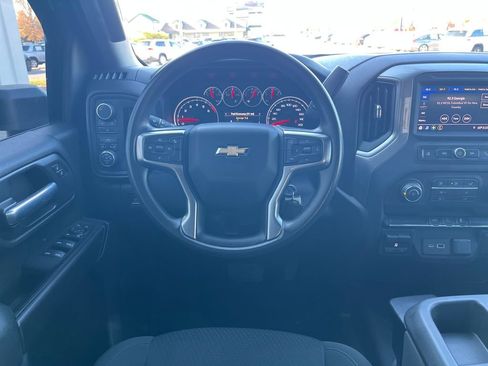 Used 2021 Chevrolet Silverado 2500 Custom w/ Custom Value Package image 15