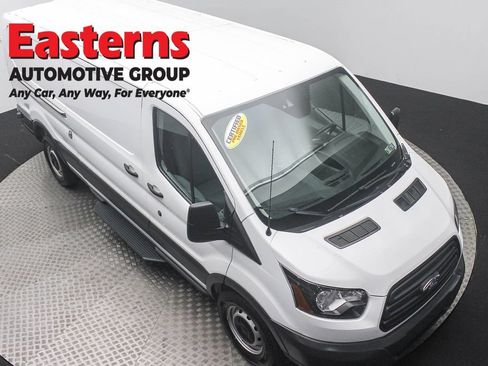Used 2018 Ford Transit 250 148 Low Roof RWD image 3