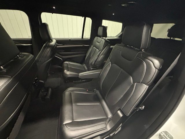 Used 2025 Jeep Grand Cherokee L Limited w/ Luxury Tech Group II AWD/4WD image 13