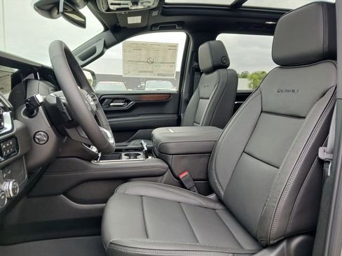 New 2026 GMC Yukon XL Denali w/ Sun & Power Step Package AWD/4WD image 10