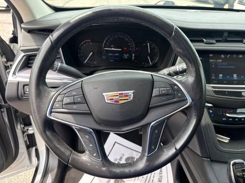 Used 2019 Cadillac XT5 Premium Luxury AWD/4WD image 29