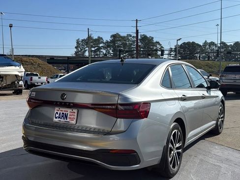 Used 2025 Volkswagen Jetta Sport image 4