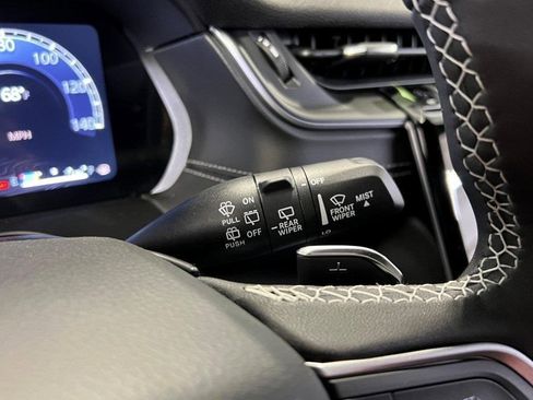 New 2025 Jeep Grand Cherokee Laredo w/ Luxury Tech Group I image 37