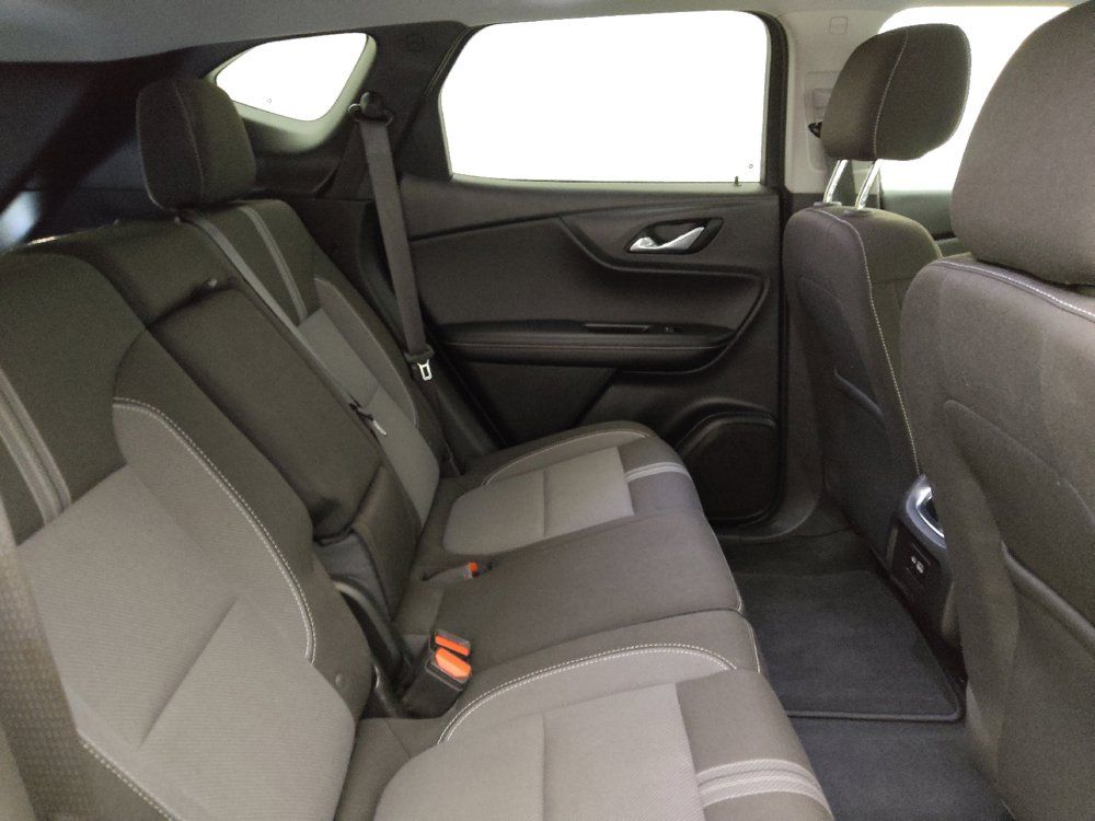 Used 2025 Chevrolet Blazer LT FWD image 19