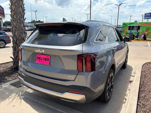 Used 2025 Kia Sorento EX w/ Panoramic Sunroof Package AWD/4WD image 24