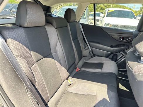 Used 2022 Subaru Outback Premium image 9