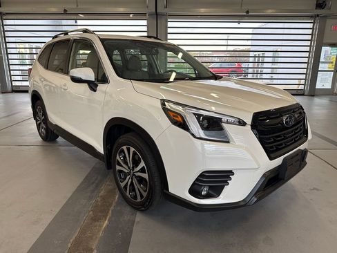 Used 2024 Subaru Forester Limited AWD/4WD image 1