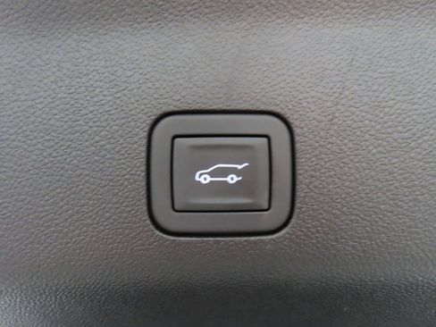 Used 2025 Chevrolet Suburban Premier image 43