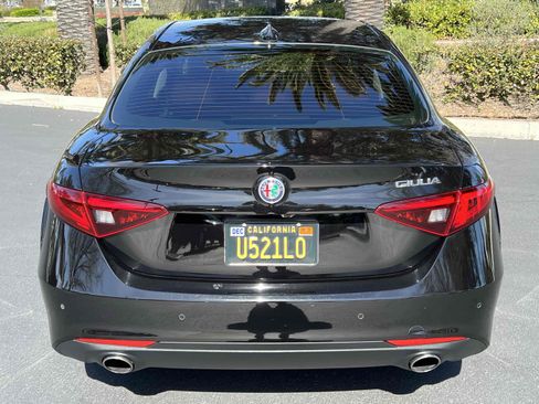Used 2019 Alfa Romeo Giulia image 15