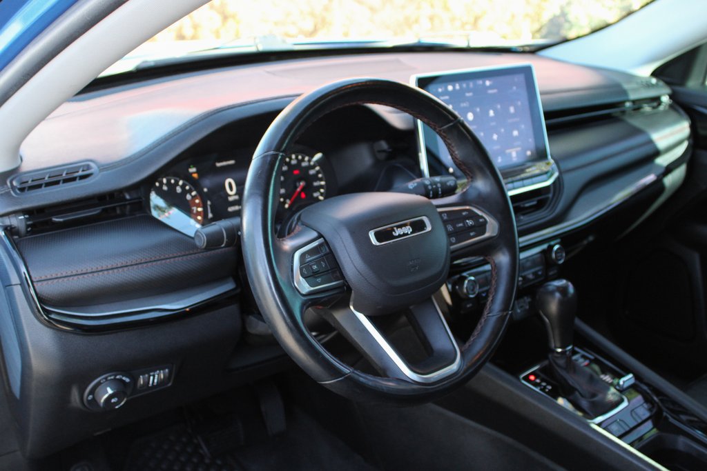 Used 2022 Jeep Compass Trailhawk w/ Trailhawk Convenience Group AWD/4WD image 17