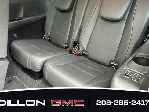Used 2024 Mercedes-Benz GLS 450 4MATIC image 15