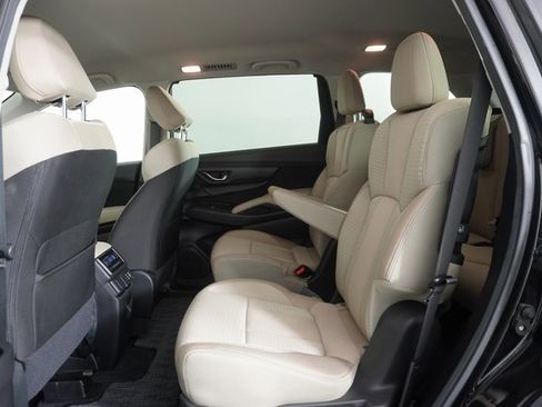 Used 2024 Subaru Ascent Premium w/ Convenience Package image 32