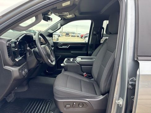 Used 2025 Chevrolet Silverado 1500 LT image 12