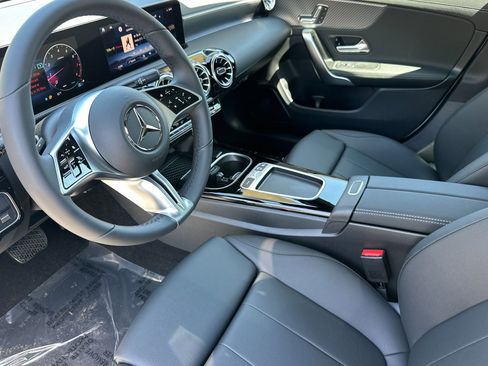 Used 2026 Mercedes-Benz CLA 250 image 4