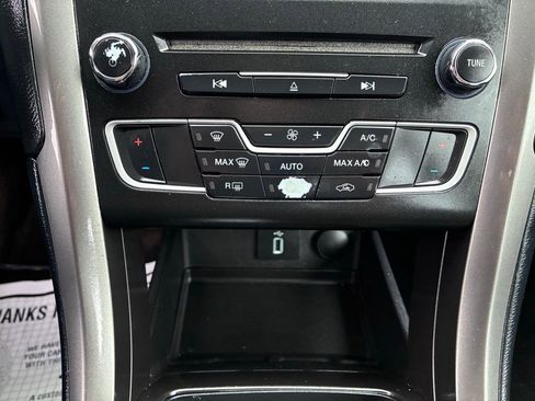 Used 2018 Ford Fusion SE w/ Fusion SE Technology Package FWD image 31