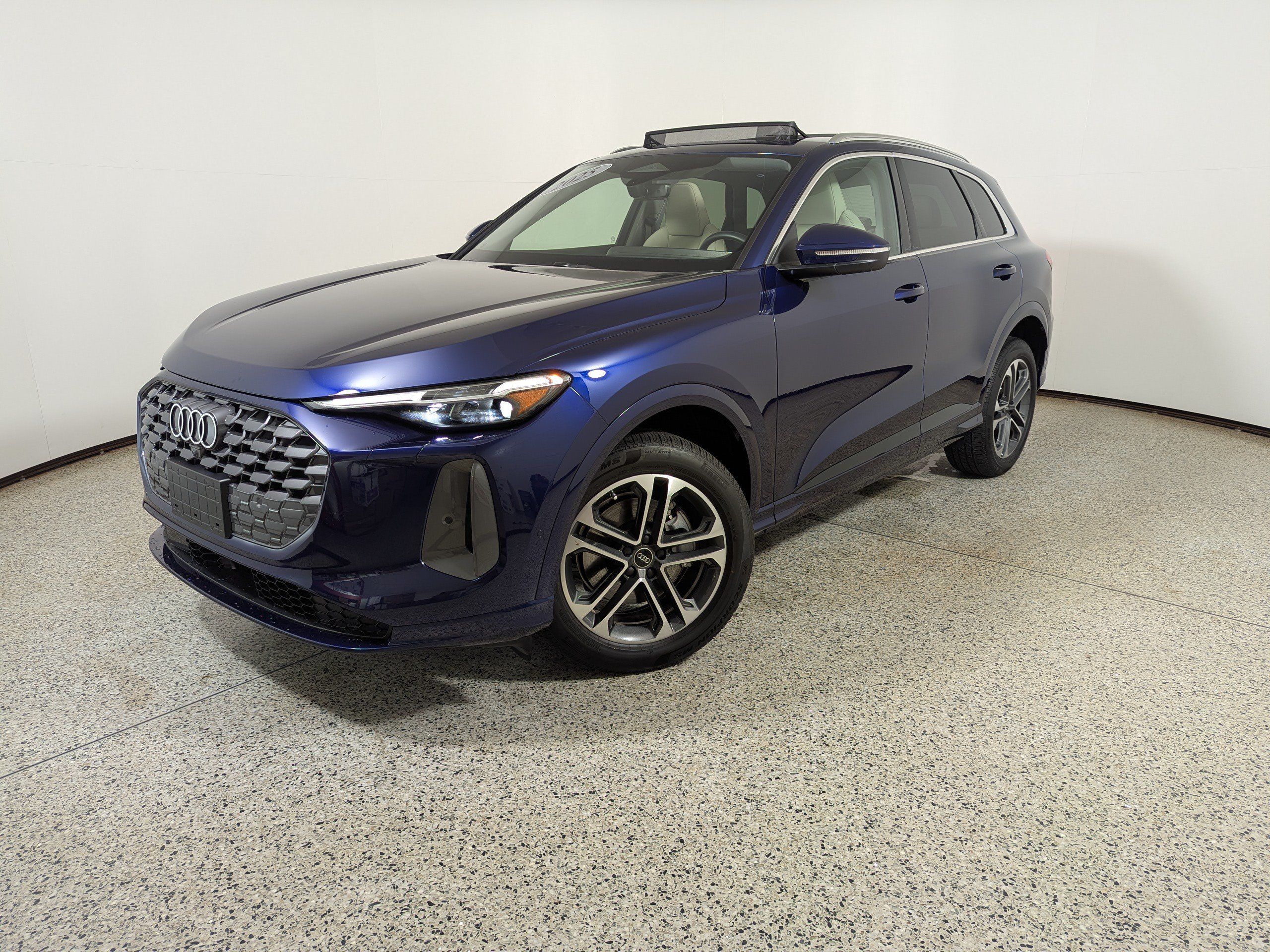 Certified 2025 Audi Q5 Premium w/ Premium Plus AWD/4WD image 31
