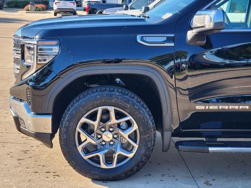 New 2026 GMC Sierra 1500 SLT image 6