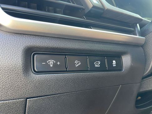 Used 2024 Kia Telluride EX w/ EX Captain's Chair Package FWD image 18