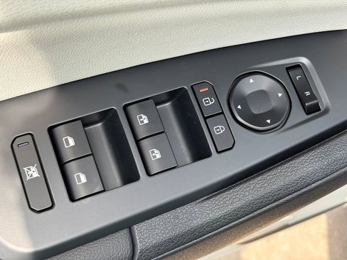 New 2026 Kia Sportage EX FWD image 18